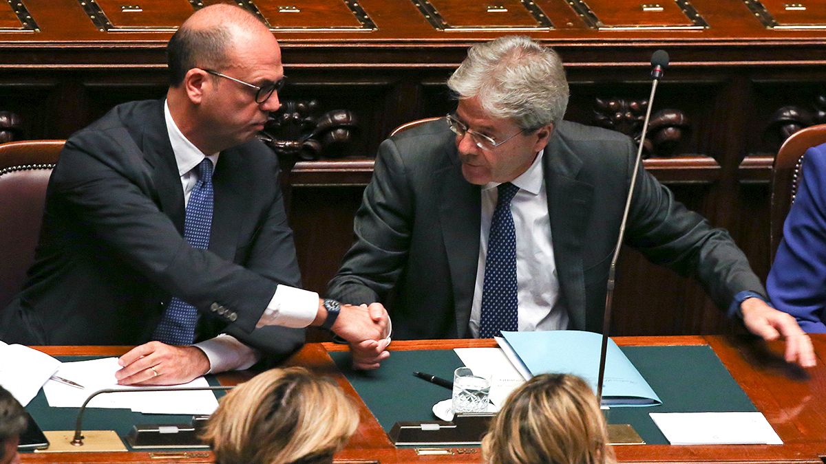 Ψήφο εμπιστοσύνης στην κυβέρνηση Τζεντιλόνι έδωσε η Κάτω Βουλή