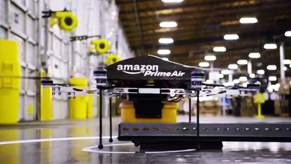 Amazon insansız hava aracı ile ilk ürün teslimini yaptı