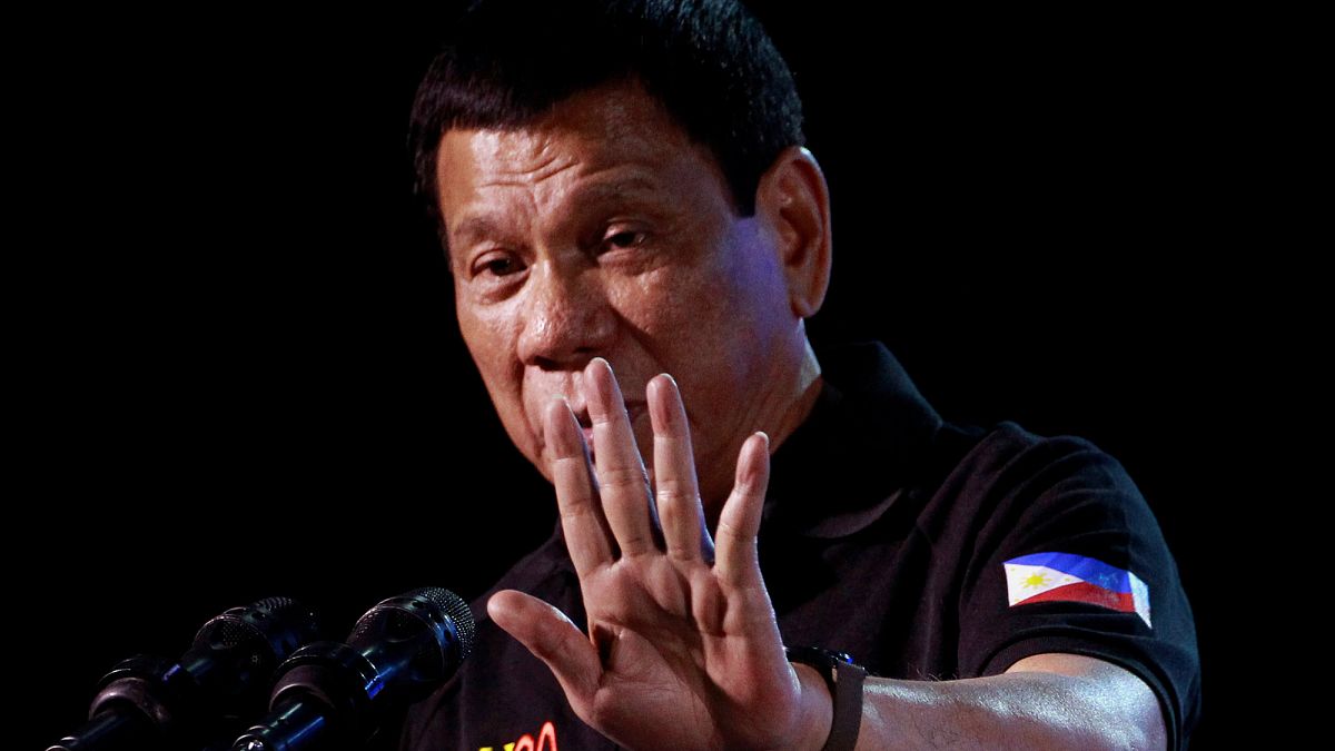 Senators call for Duterte to be impeached over vigilante killings