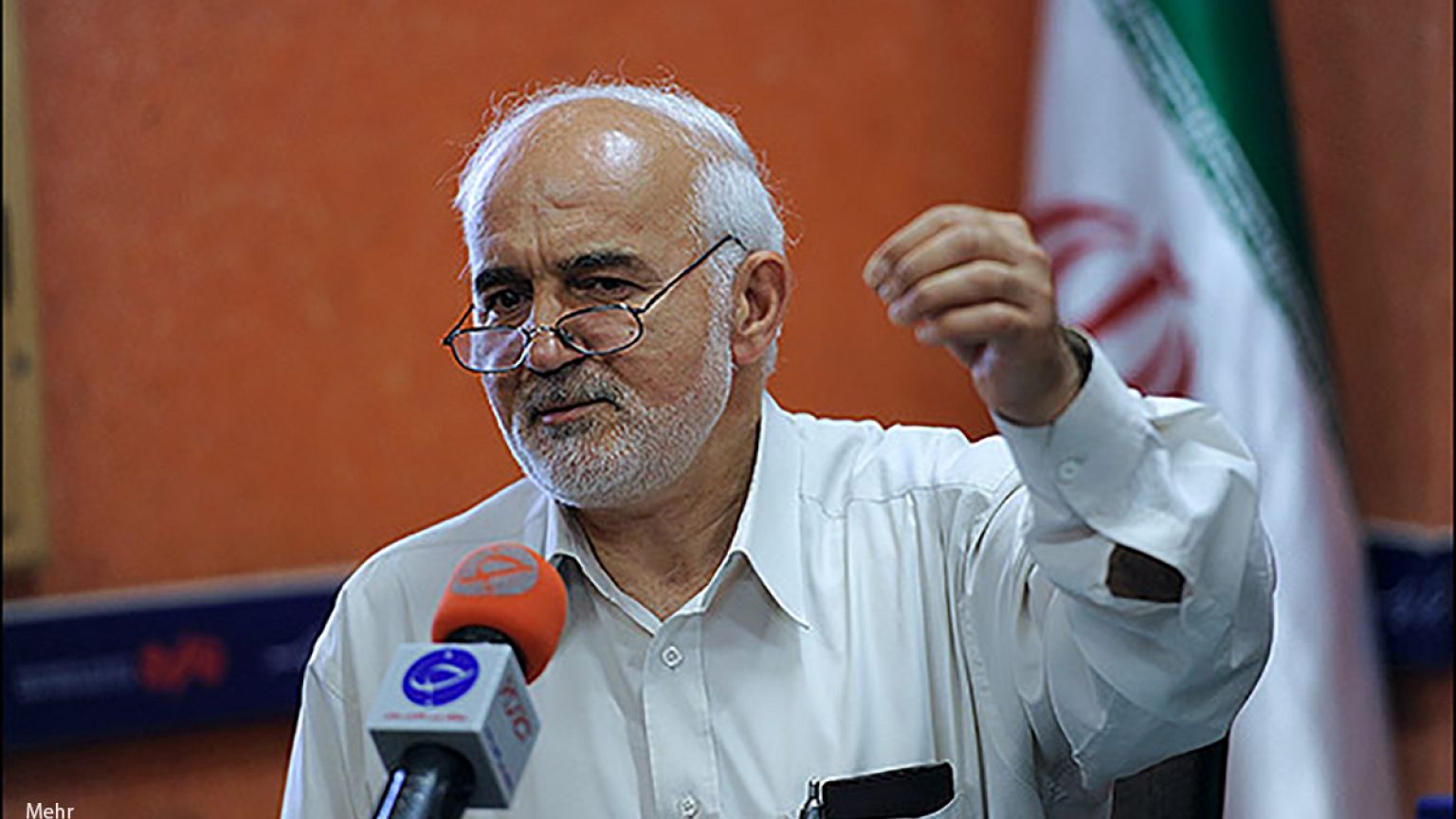 احمد توکلی: فساد می‌تواند کمر جمهوری اسلامی را خم کند