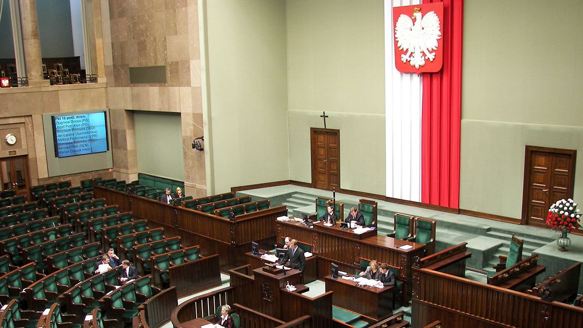 Protestation des médias polonais contre la censure de leur travail au Parlement