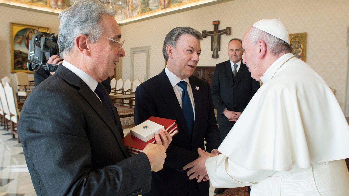 Kolombiya Devlet Başkanı Santos'tan Papa Francis'e anlamlı ziyaret
