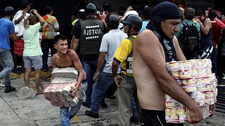 Crise monetária na Venezuela provoca saques e violência
