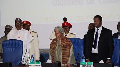 Réunis au Nigéria, les chefs d'états de la CEDEAO durcissent le ton contre Yahya Jammeh