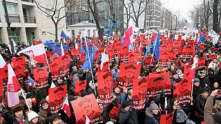 Proteste gegen Polens Regierung - Demonstranten blockieren Parlament