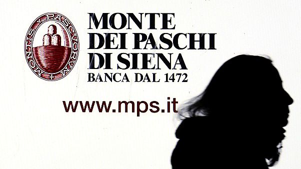 Monte dei Paschi vende novas ações para tentar arrecadar 5 mil milhões Monte dei Paschi vende novas ações para tentar arrecadar 5 mil milhões