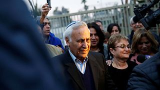 Israel: ex-presidente Katsav em liberdade condicional