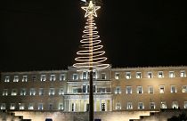 Grécia: Reformados começam a levantar "Bónus de Natal"
