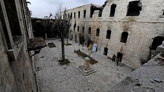 Ofensiva turca prossegue em Al-Bab entre manifestações de euforia pela retoma do controlo de Alepo