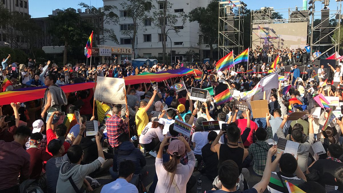 تظاهرات موافقان و مخالفان ازدواج همجنسگرایان در تایوان