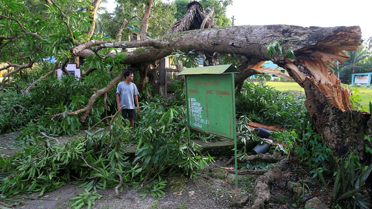 Жертвами тайфуна на Филиппинах стали 4 человека
