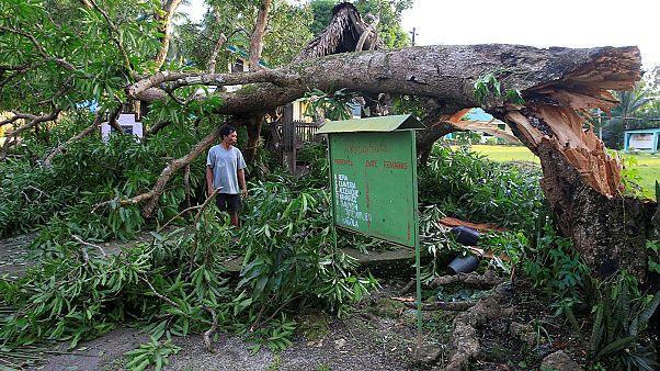 El tifón Nock Ten deja al menos tres muertos a su paso por Filipinas El tifón Nock Ten deja al menos tres muertos a su paso por Filipinas