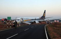 Panik bei Passagieren: Flugzeug dreht sich um sich selbst