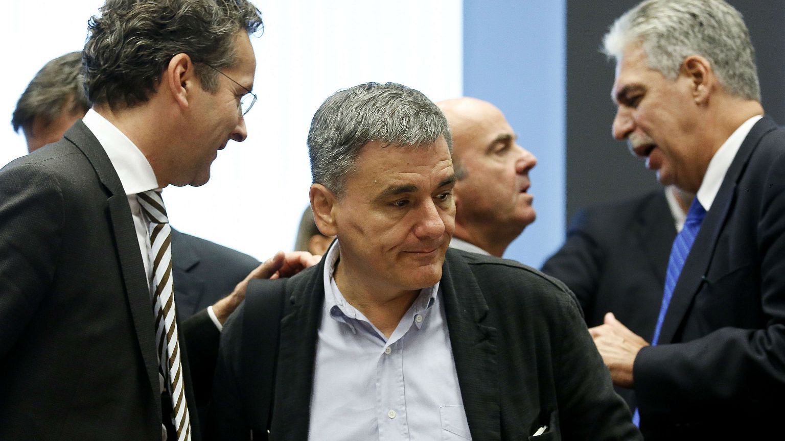 Ελλάδα: Τι είπε στους θεσμούς ο Τσακαλώτος για επίδομα- ΦΠΑ