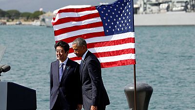 Barack Obama et Shinzo Abe, ensemble au mémorial de Pearl Harbour