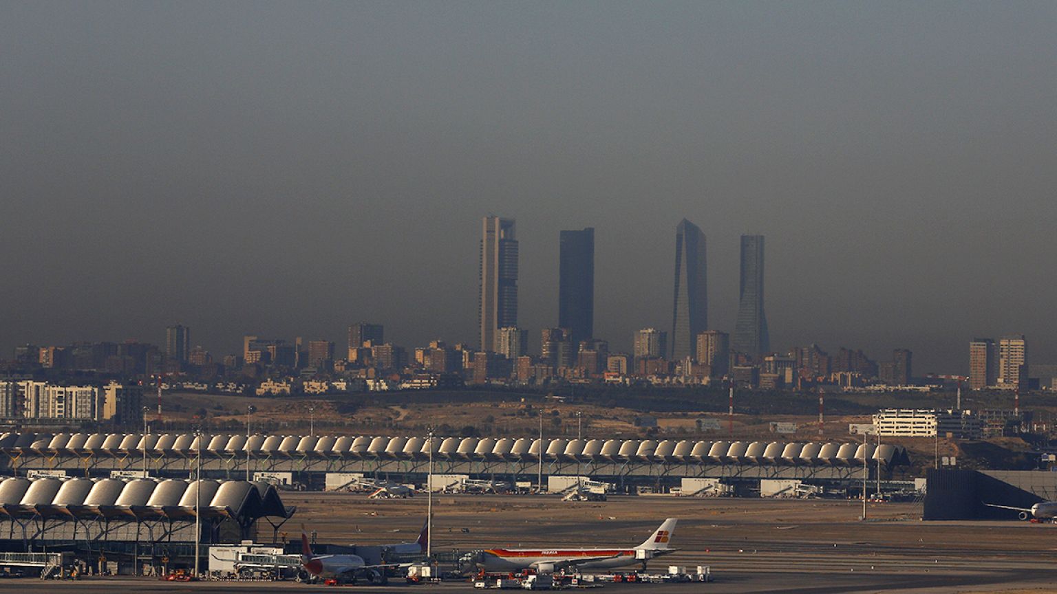 مدريد تحظر سير السيارات لأول مرة بسبب التلوث