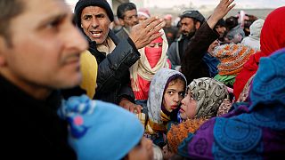 Thousands of displaced Iraqis face winter in camps