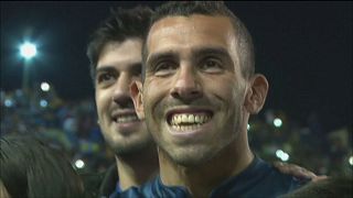 Milhões do Shanghai Shenhua dão a volta a Carlos Tévez