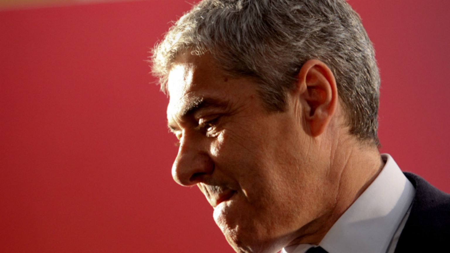 José Sócrates visita Mário Soares: saúde do ex-PR agrava-se