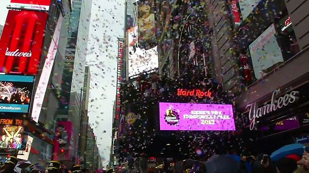New York: testato il lancio dei coriandoli di Capodanno New York: testato il lancio dei coriandoli di Capodanno