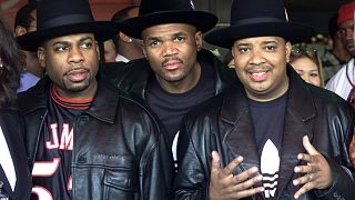 Рэп-группа Run-DMC против Wal-Mart, Amazon и других