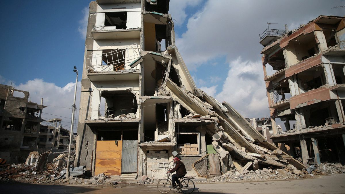 Από μία κλωστή κρέμεται η εύθραυστη εκεχειρία στη Συρία