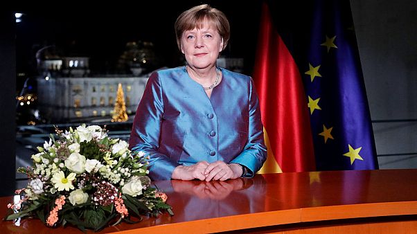 Merkel: "È amaro che ci abbia attaccati chi diceva di volere asilo" Merkel: "È amaro che ci abbia attaccati chi diceva di volere asilo"