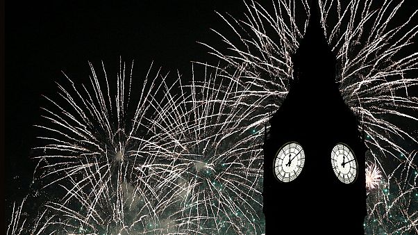 Мир встречает 2017 год Мир встречает 2017 год