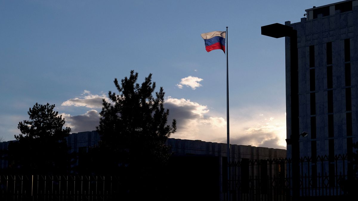 دیپلمات های روسی و خانواده هایشان به مسکو بازگشتند