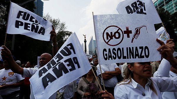 Μεξικό: Διαδήλωση κατά των αυξήσεων στην τιμή της βενζίνης Μεξικό: Διαδήλωση κατά των αυξήσεων στην τιμή της βενζίνης