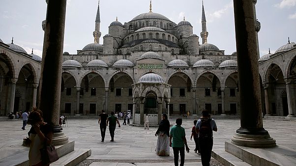 Türkei-Tourismus nach Anschlägen in der Krise - "nun, ich bin ein bisschen nervös, muss ich zugeben." Türkei-Tourismus nach Anschlägen in der Krise - "nun, ich bin ein bisschen nervös, muss ich zugeben."