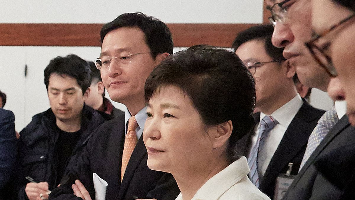 Elhalasztották a dél-koreai elnök tárgyalását
