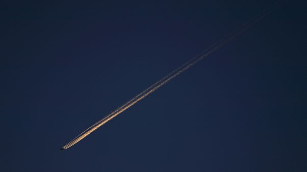 Chemtrails und Co.: "Verschwörungstheorien sind in der Mitte der Gesellschaft angekommen" Chemtrails und Co.: "Verschwörungstheorien sind in der Mitte der Gesellschaft angekommen"
