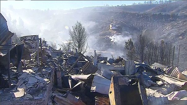 Крупный пожар в "райской долине" Чили Крупный пожар в "райской долине" Чили
