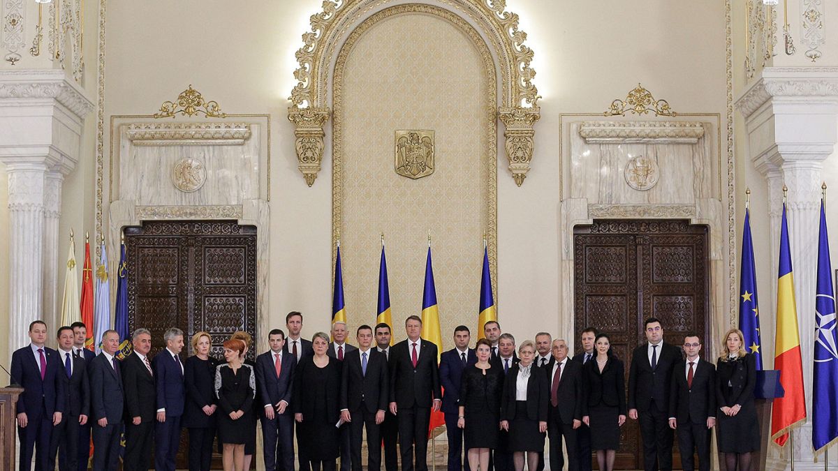 Romanya'da yeni hükümete güvenoyu