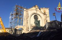 Itália: Fachada da Basílica de Norcia colocada em segurança