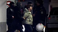 Ελλάδα: Απεργία πείνας στην φυλακή ξεκίνησαν Ρούπα - Μαζιώτης - Έρευνα σε γιάφκα στον Άλιμο