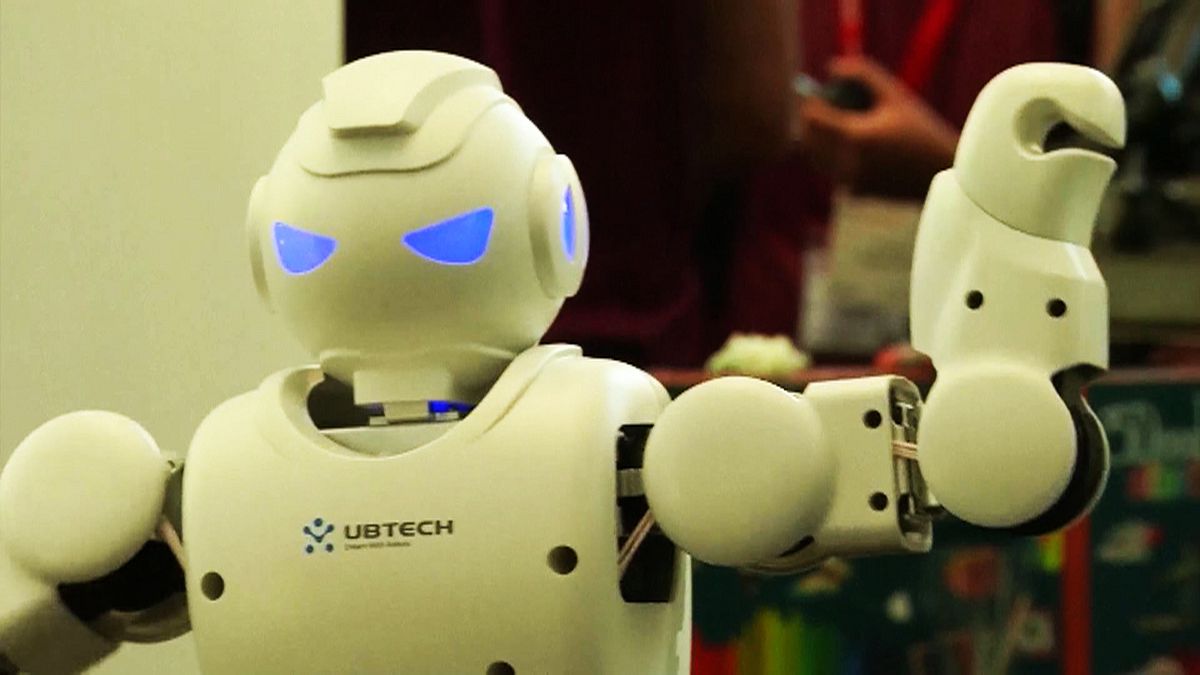 Robotokra cseréli alkalmazottjait egy japán biztosítótársaság