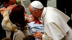 Papst empfängt Überlebende der Erdbeben in Mittelitalien