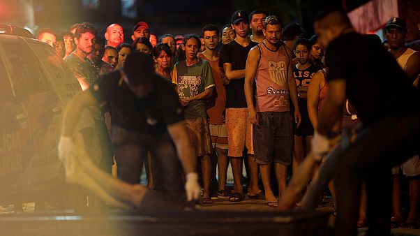 Δεκάδες νεκροί από νέα εξέγερση σε βραζιλιάνικες φυλακές Δεκάδες νεκροί από νέα εξέγερση σε βραζιλιάνικες φυλακές