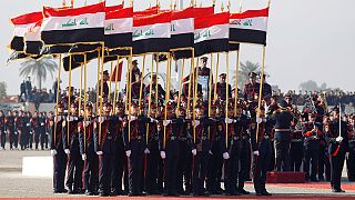Iraque celebra Dia Nacional do Exército enquanto prosseguem os combatem