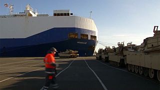 Dutzende US-Panzer in Bremerhaven angelandet