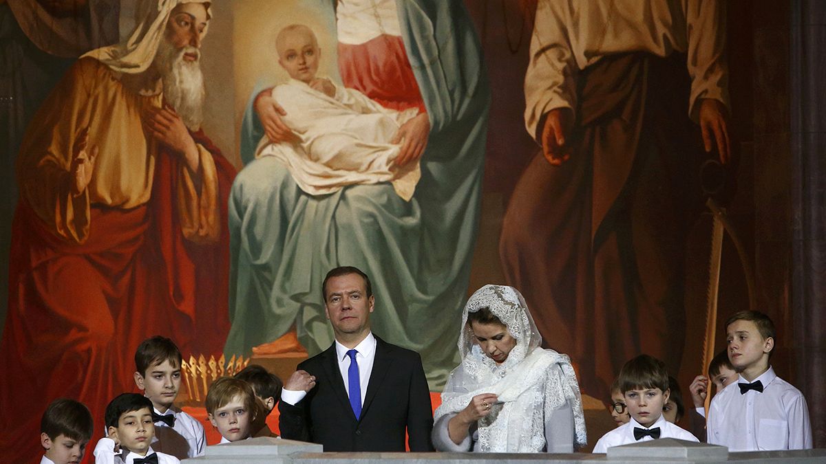 Rusya'daki Noel ayinlerine Putin ve Medvedev de katıldı