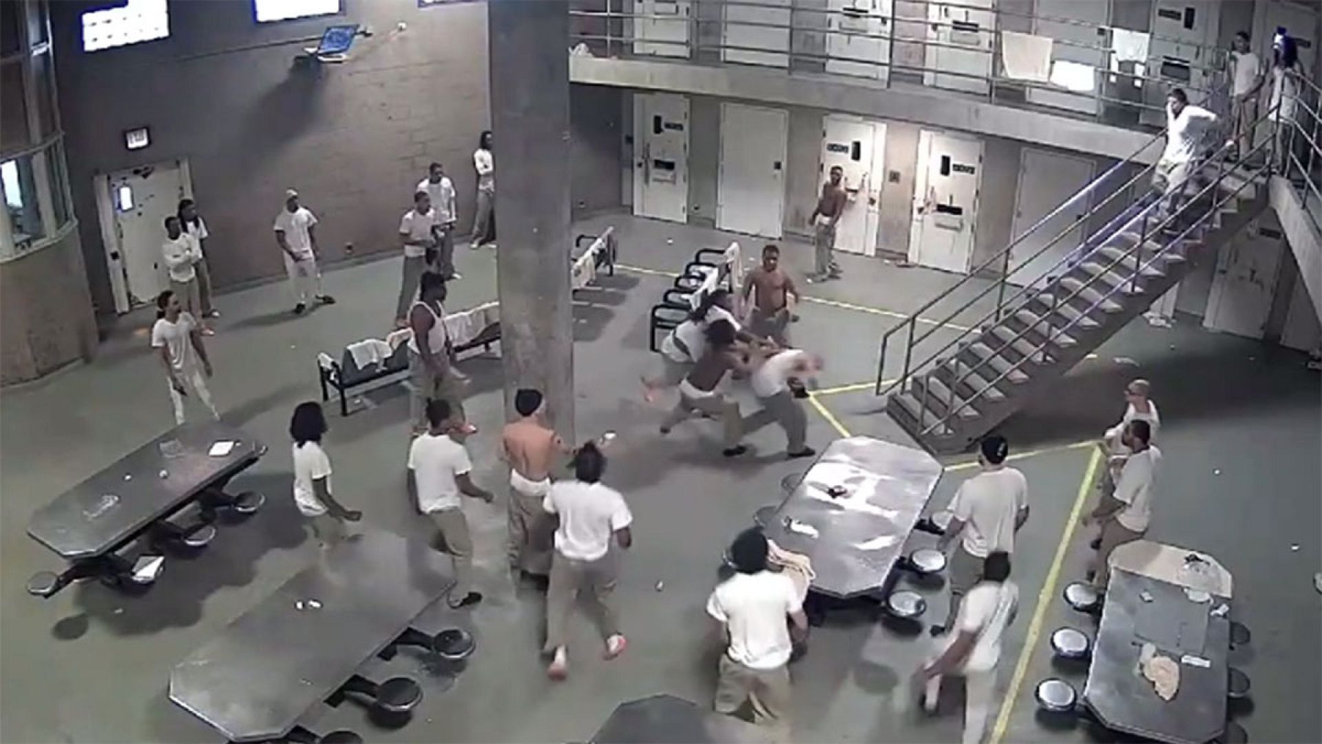 Watch: Prisoners 'stabbed' as violence erupts at US jail | Euronews