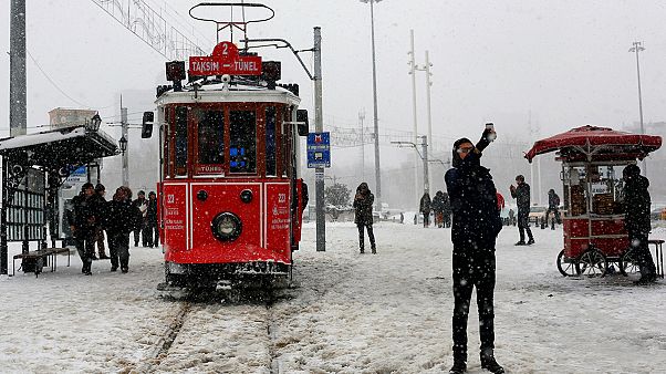 Vaga de frio polar faz pelo menos 18 mortos na Europa Vaga de frio polar faz pelo menos 18 mortos na Europa