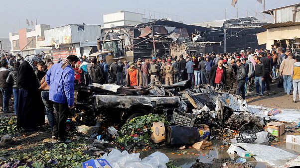 Irak: Mindestens zwölf Menschen sterben bei Explosion einer Autobombe Irak: Mindestens zwölf Menschen sterben bei Explosion einer Autobombe