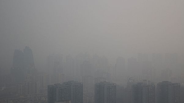 Pekin hava kirliliğiyle mücadele için yeni tedbirleri hayata geçiriyor Pekin hava kirliliğiyle mücadele için yeni tedbirleri hayata geçiriyor