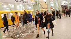 Berlin: In der Unterhose in die U-Bahn
