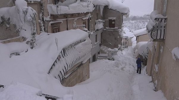 El invierno extiende una capa de luto blanco sobre Europa El invierno extiende una capa de luto blanco sobre Europa