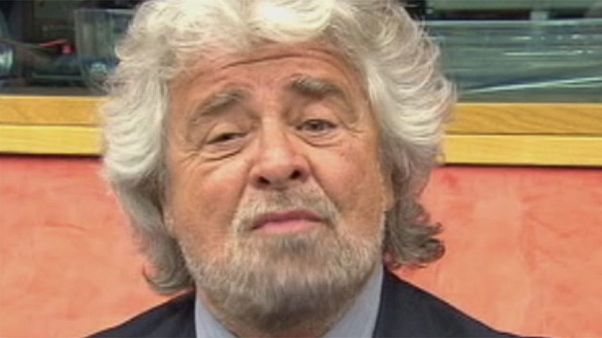 Beppe Grillo se retrouve seul au Parlement européen Beppe Grillo se retrouve seul au Parlement européen
